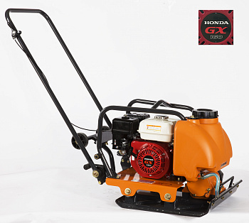 Виброплита FIRMAN FPC90BH (Honda GX 160, 84кг, 5,5л.с., 163см3, глуб.упл. 300мм, 660м2/час, в комплекте: бак д/воды, колеса, коврик)